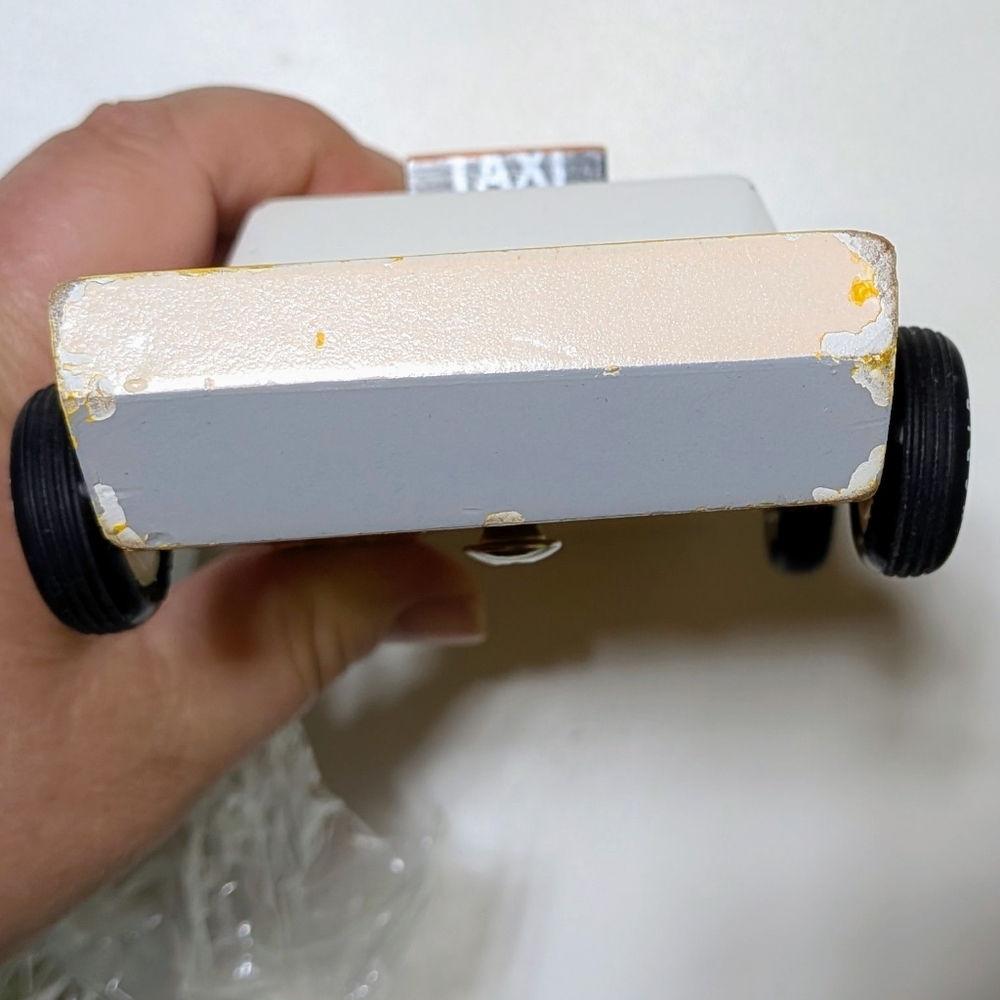 Candy Lab Hudson Taxi Wooden Car - Picture 8 of 9